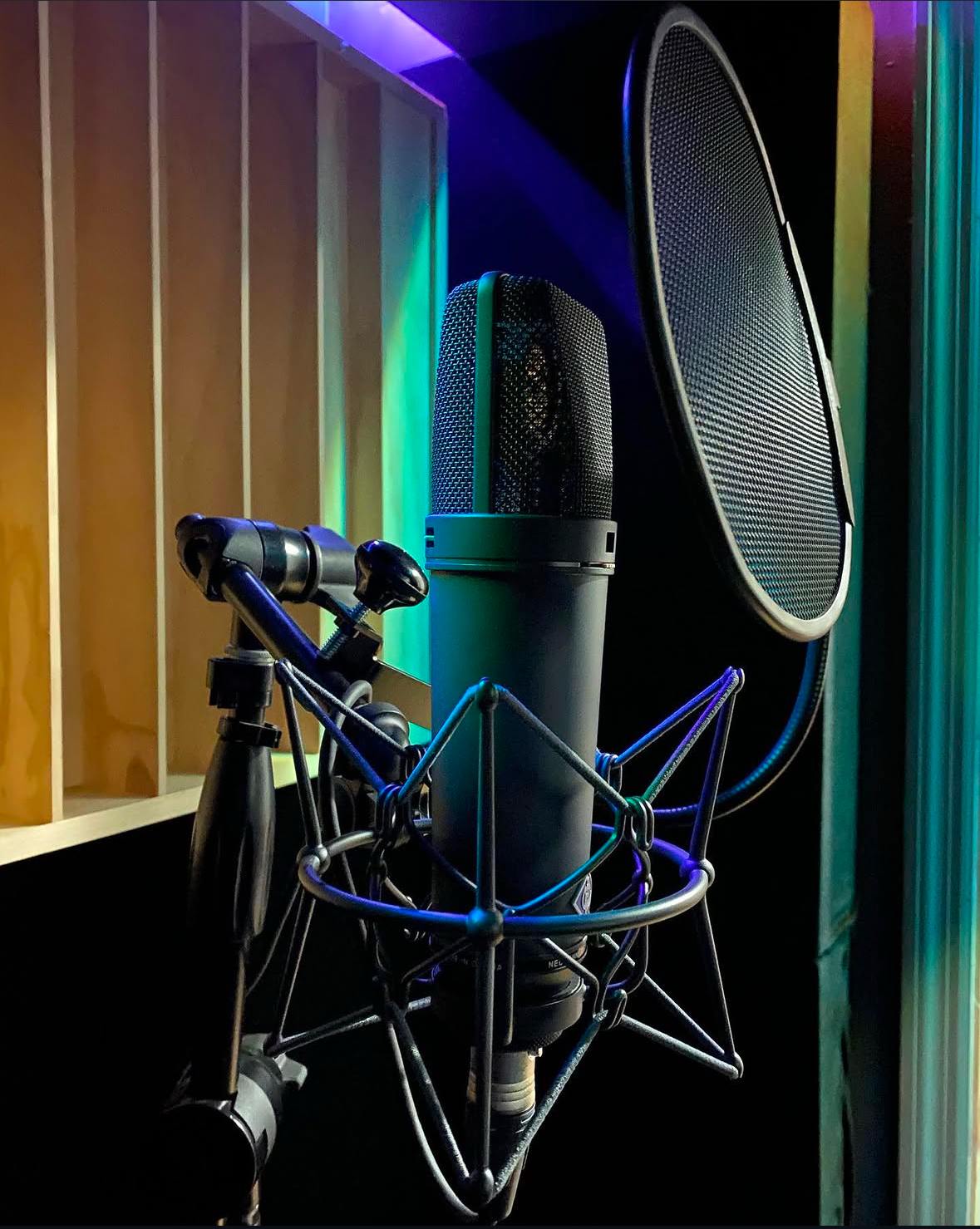 Wave Session Studio Waves & Dreams Studio - Brooklyn Recording Studio